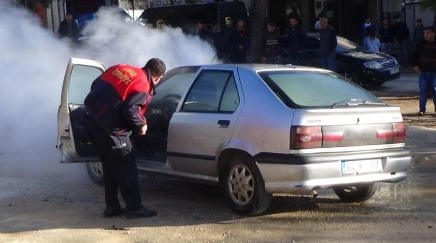 Seyir Halindeki Lpg&rsquo;li Ara&ccedil; Alev Aldı