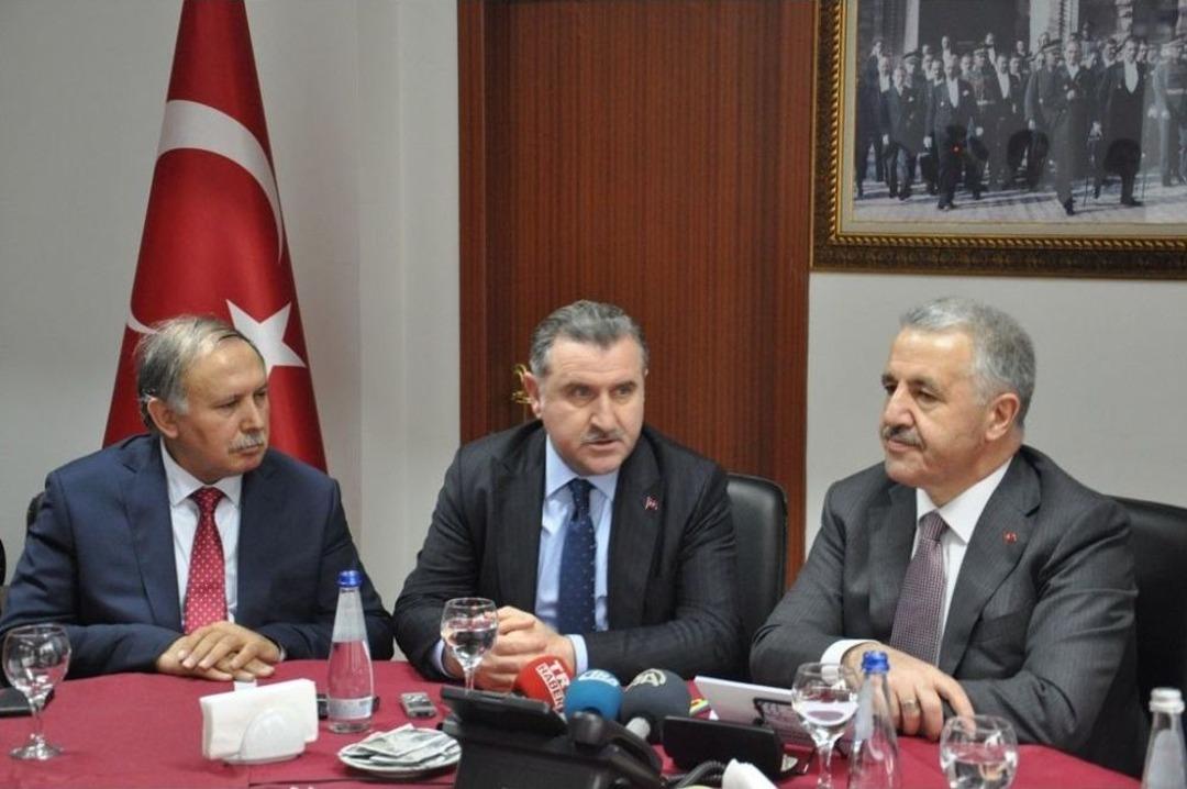 Ulaştırma Denizcilik Ve Haberleşme Bakanı Arslan Artvin&rsquo;de