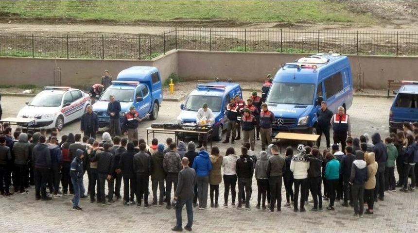 Jandarmadan Lise &Ouml;ğrencilerine Trafik Eğitimi