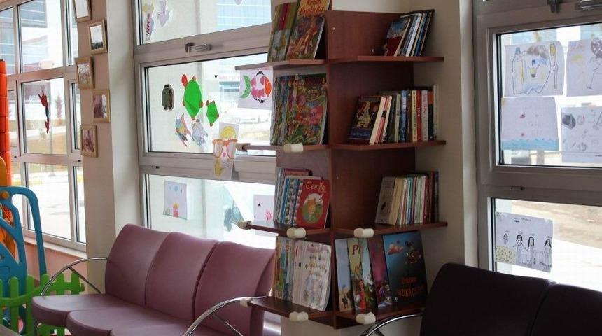 Ağız Ve Diş Sağlığı Merkezinde &Ccedil;ocuk Kitaplığı