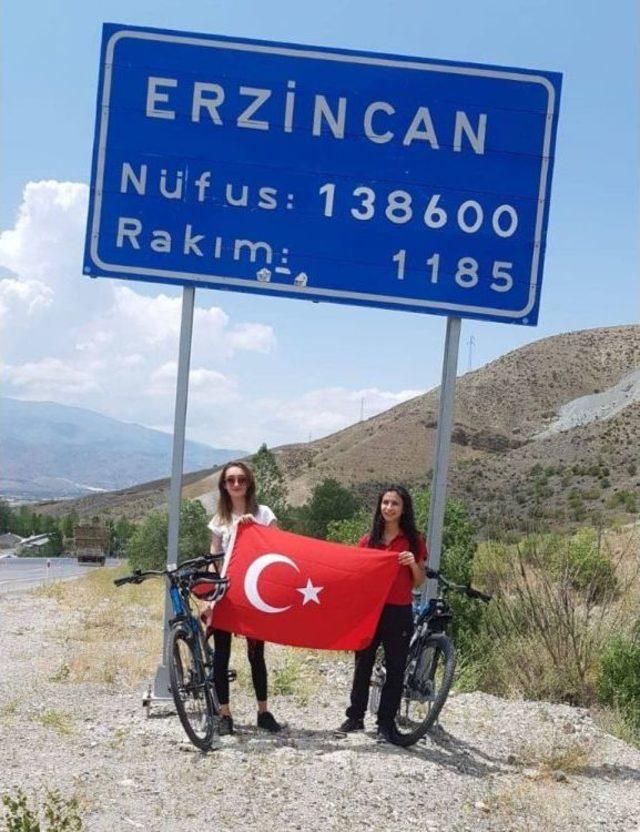 Şanlı Türk Bayrağı Bisikletli Kadınlar Tarafından Erzincan’a Getirildi