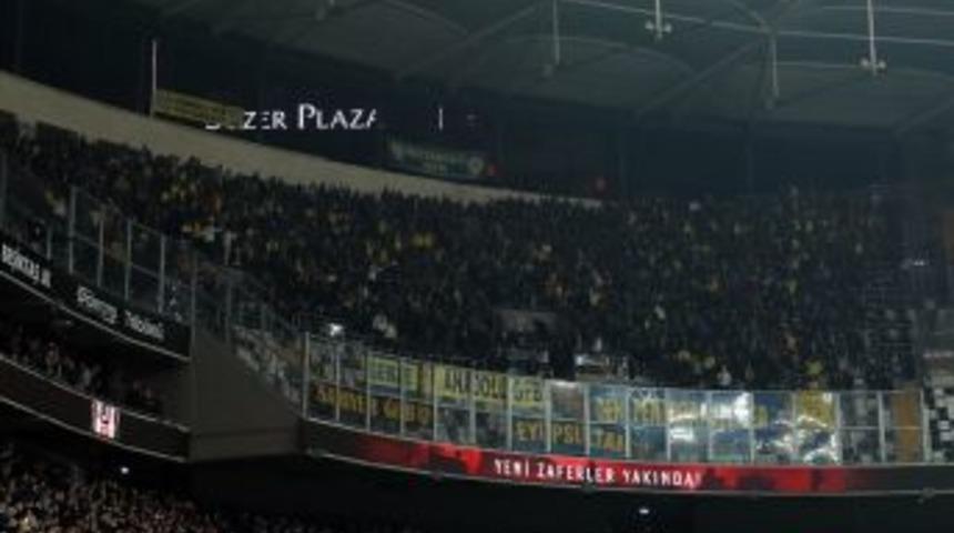 Fenerbah&ccedil;e Taraftarından B&uuml;y&uuml;k Destek