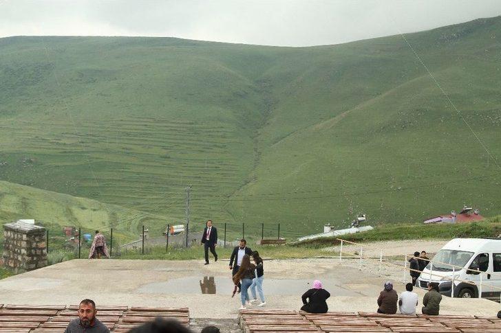 Karadağ’a Yansıyan Atatürk’ün Silüeti Bulut Engeline Takıldı G2