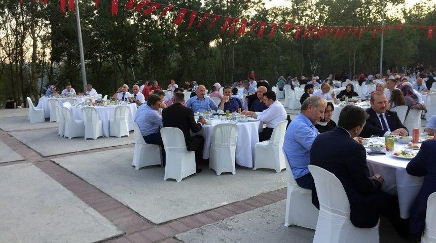 Esenler&rsquo;de Şehit Yakınları Ve Gaziler Yemekte Buluştu