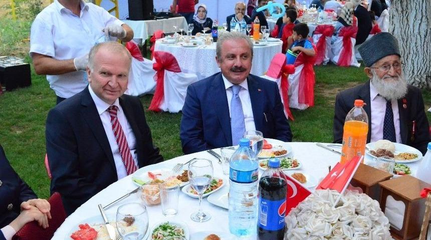 15 Temmuz Nedeniyle Şehit Yakınları, Gazi Ve Aileleri Bir Araya Geldi