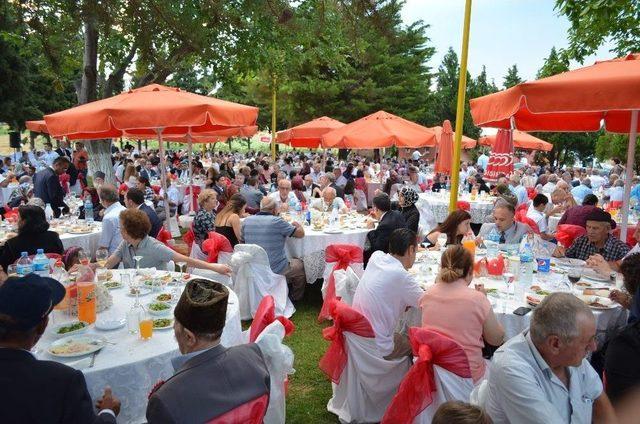 15 Temmuz Nedeniyle Şehit Yakınları, Gazi Ve Aileleri Bir Araya Geldi