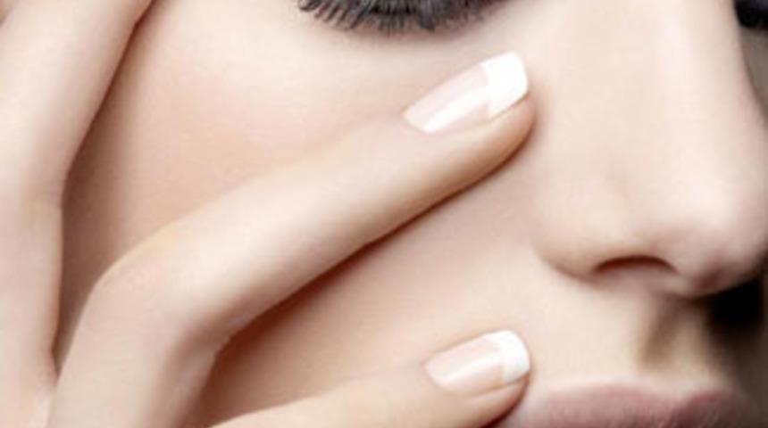 Makyaj Hataları İ&ccedil;in &Ccedil;&ouml;z&uuml;mler!