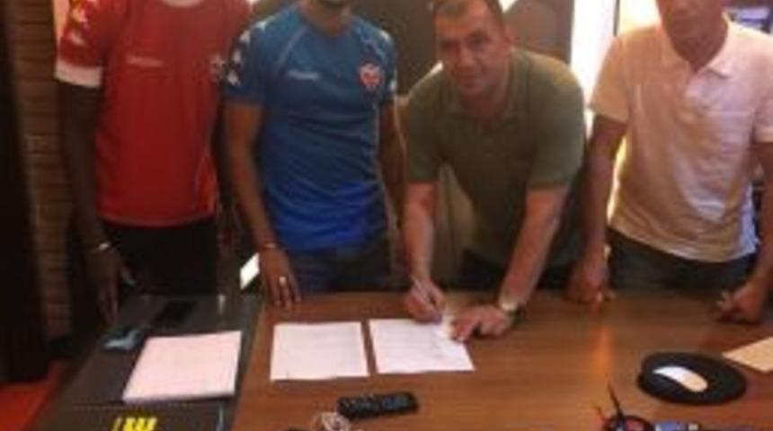 Karab&uuml;kspor&rsquo;da Transferler Peş Peşe Geliyor