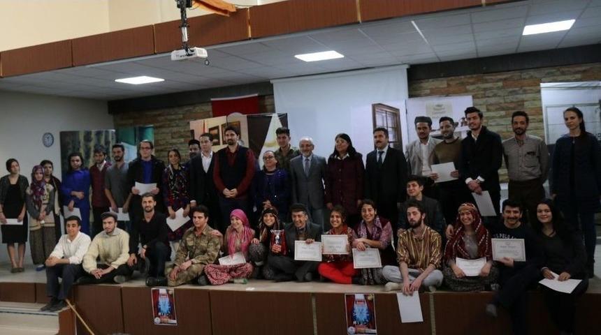 Uşak’ta Gençler Arası Tiyatro İl Yarışması Gerçekleşti