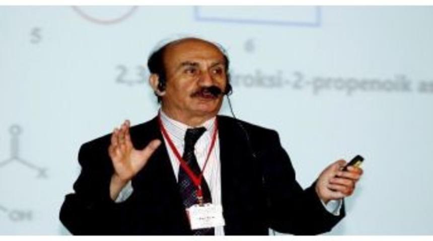 Dr. Yavuz &Ouml;rnek: &ldquo;ilahiyat Fak&uuml;ltelerinde Fen Bilimleri Okutulmalı&rdquo;