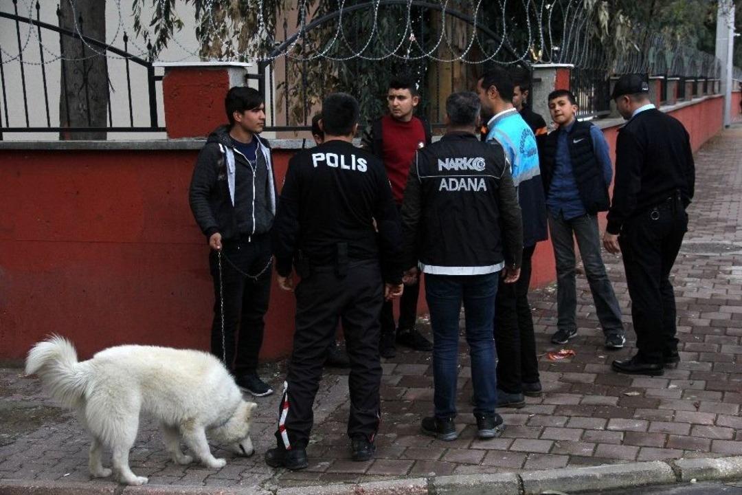 "k&ouml;peğimi Vermem" Dedi, Kimliğini İbraz Edemeyince "barut"a El Konuldu