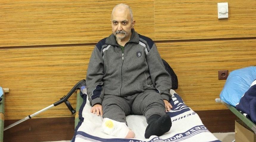 (&ouml;zel) Amerika&rsquo;da Okudu, 4 Dil Biliyor, Evsizlerle Kalıyor