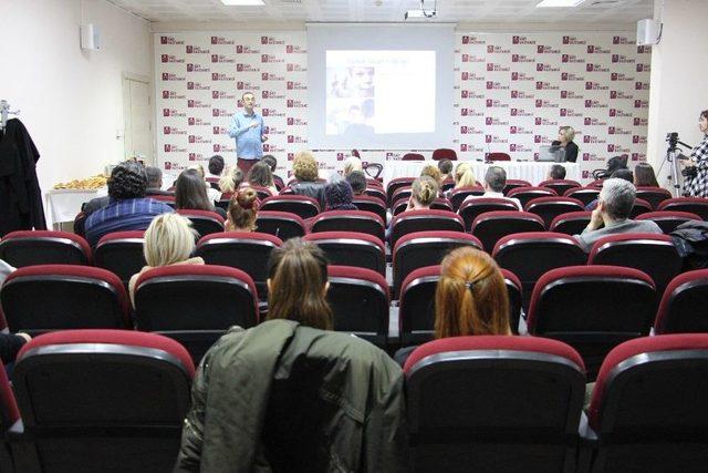 Şiddet Uygulanan Çocuklarda Depresyon Ve Mutsuzluk Görülüyor