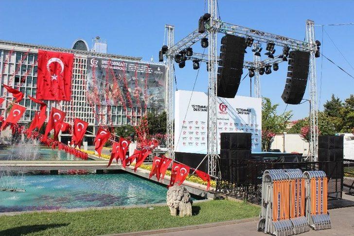 15 Temmuz’un Yıl Dönümünde İbb Türk Bayraklarıyla Donatıldı G4