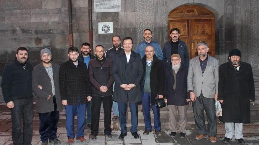 Arıkan: &ldquo;d&uuml;n Erbakan Hocamızı Sevmeyenler Bug&uuml;n Helallik İstiyor&rdquo;