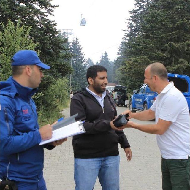 Yerde Bulduğu 110 Bin Suudi Riyali Dolu Çantayı Turist Sahibine Teslim Etti