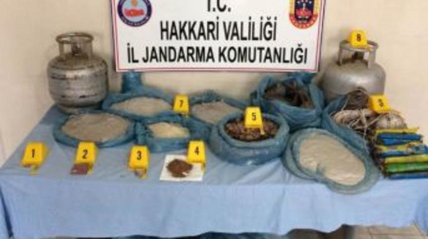 Şemdinli&rsquo;de Patlayıcı Madde Ele Ge&ccedil;irildi