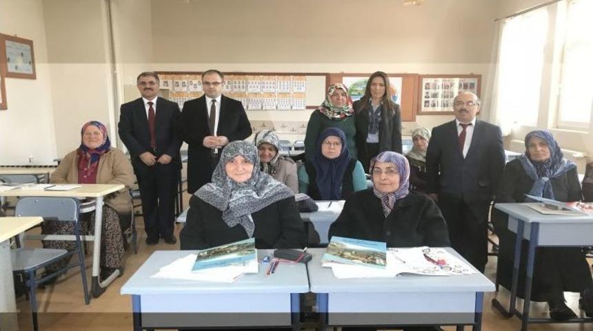 Turhal&rsquo;da Okur-yazar Seferberliği Kapsamında 38 Kurs A&ccedil;ıldı
