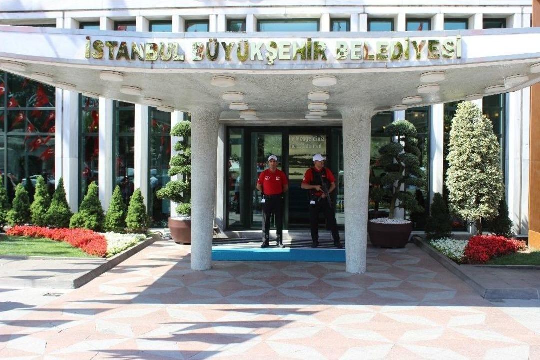 İbb G&uuml;venlik G&ouml;revlileri 15 Temmuz Temalı Forma Giydi