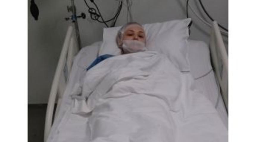 Herkesin Aşkını Konuştuğu Adam Kanserli Eşini D&ouml;verek Hastanelik Etti