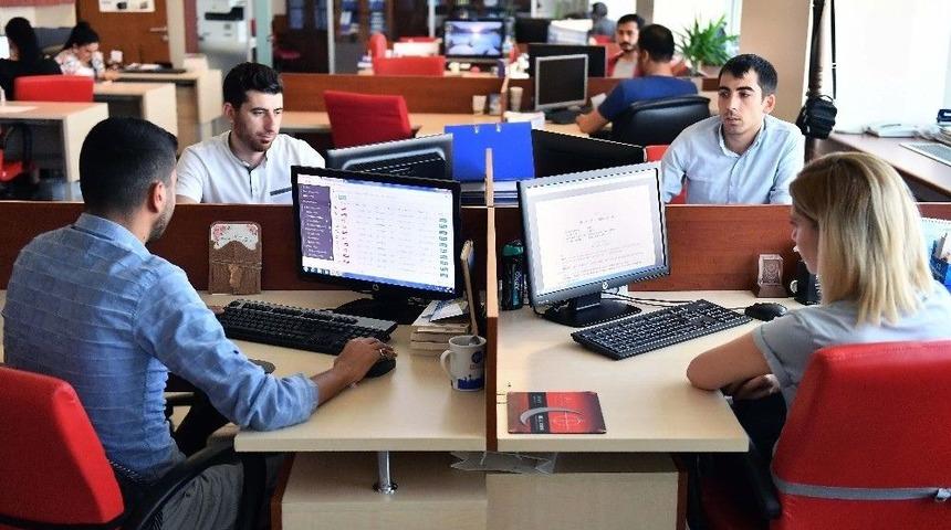 Başkan Tuna&rsquo;dan Nikah Kıymasını İsteyen De Var, Bilgisayar İsteyen De