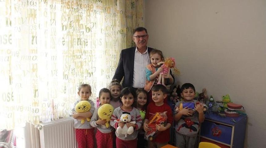 Başkan Duymuş&rsquo;tan Miniklere Oyuncak