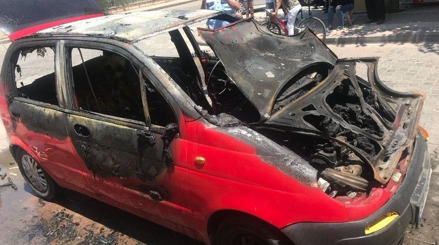 Park Halindeki Ara&ccedil; Alev Aldı