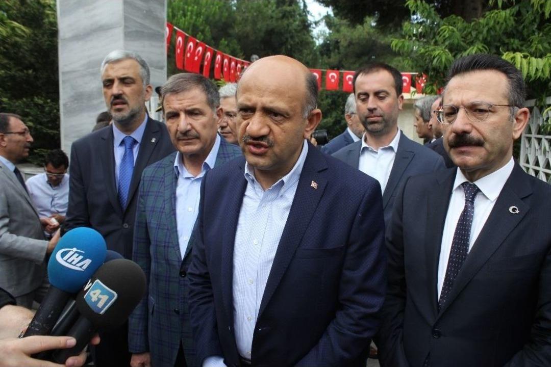 Kocaeli&rsquo;de 15 Temmuz&rsquo;da Şehitlikler Ziyaret Edildi