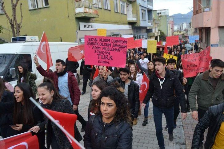 Öğrencilerden Şehitler İçin Yürüyüş Ve Afrin’deki Mehmetçiğe Mektup G1