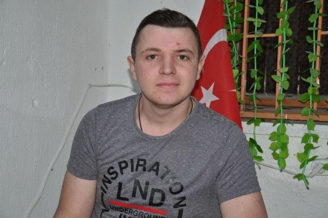 Askere Gidebilmek İ&ccedil;in 42 Kilo Zayıfladı