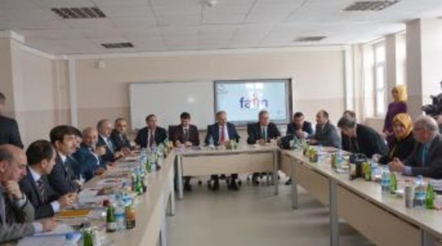 İl&ccedil;e Milli Eğitim M&uuml;d&uuml;rleri Toplantısı Altınyayla&rsquo;da Yapıldı