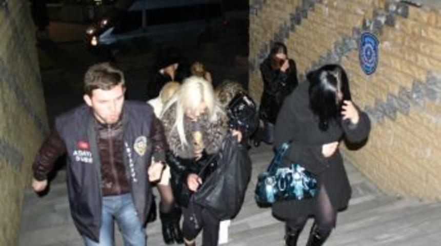 Eşme&rsquo;de Fuhuş Operasyonu