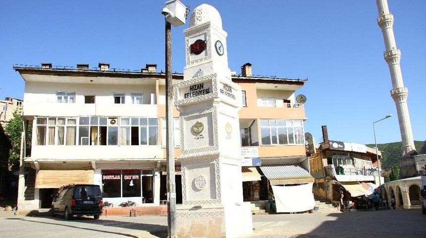 Hizan&rsquo;a &lsquo;saat Kulesi&rsquo;