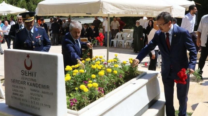 Akhisar&rsquo;da 15 Temmuz Şehitleri Anıldı
