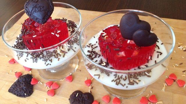 Çilekli Jöle ve Muhallebi Aşkı