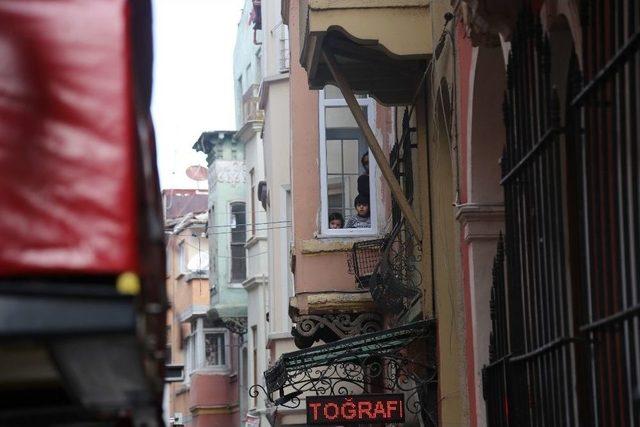 Beyoğlu’nda Yangın Paniği