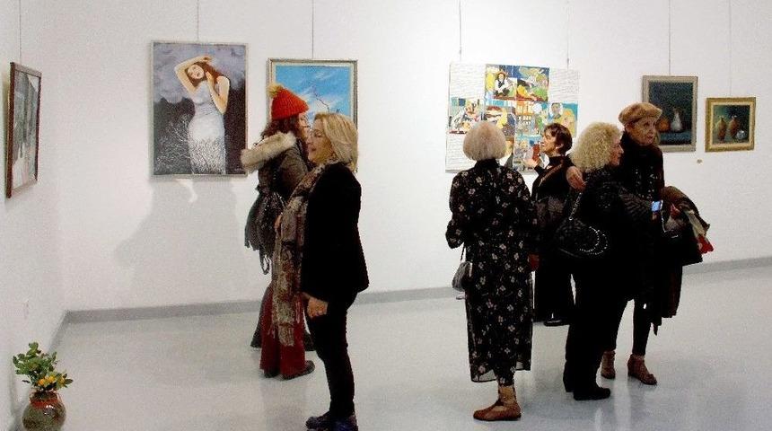 Kadın Ressamların Eserleri &Ccedil;şm&rsquo;de