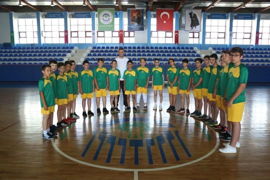 Odunpazarı&rsquo;nda Basketbolcular Yetişiyor