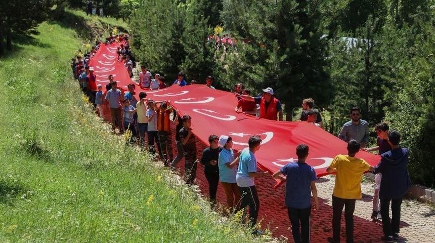 15 Temmuz Şehitleri İ&ccedil;in Y&uuml;r&uuml;d&uuml;ler