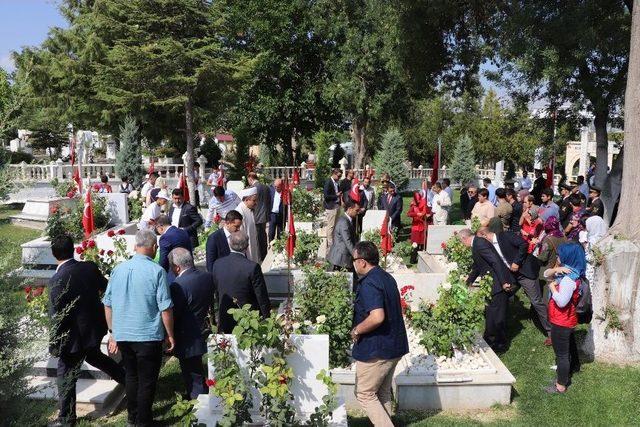 Karamanlı 15 Temmuz Şehidi Mezarı Başında Anıldı