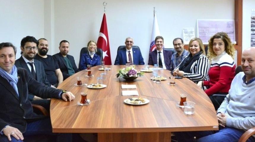 Çomü, İletişimde Birinci Oldu