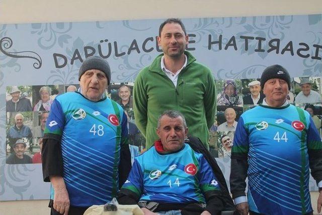 Beykoz Belediyesi Hentbol Takımı’ndan Darülaceze’ye Ziyaret