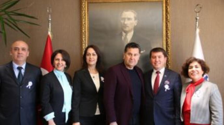 Muhasebeci Ve Mali M&uuml;şavirlerden Başkan Kocadon&rsquo;a Ziyaret