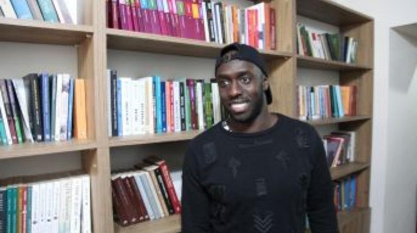 Evkur Yeni Malatyaspor&rsquo;da Bekleneni Veremeyen Dia Takımda Kalmak İstiyor