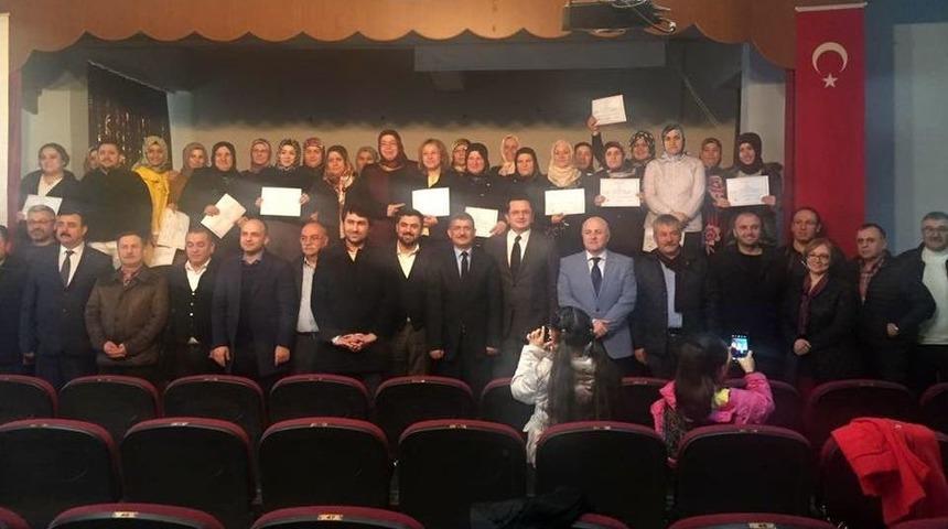 Kursiyerlerin Sertifika Heyecanı