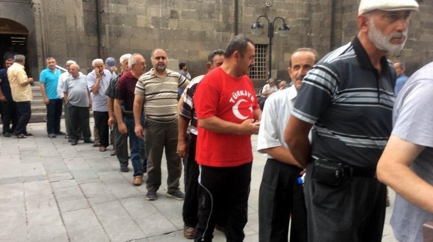 15 Temmuz Demokrasi Ve Milli Birlik G&uuml;n&uuml;&rsquo;nde Şehitler İ&ccedil;in Mevlit Okundu