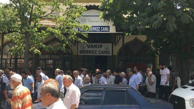 İznik Gölü’nde Boğulan Genç Kızlardan Biri Son Yolculuğuna Uğurlandı