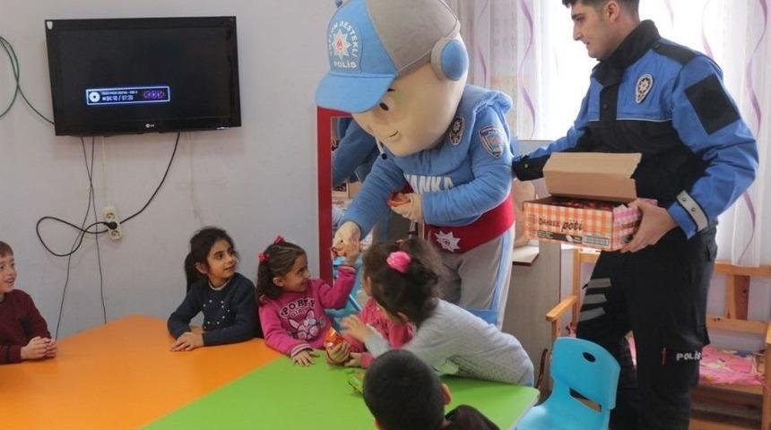 &Ouml;ğrencilere &ldquo;155 Polis İmdat&rdquo; Hattı Tanıtıldı