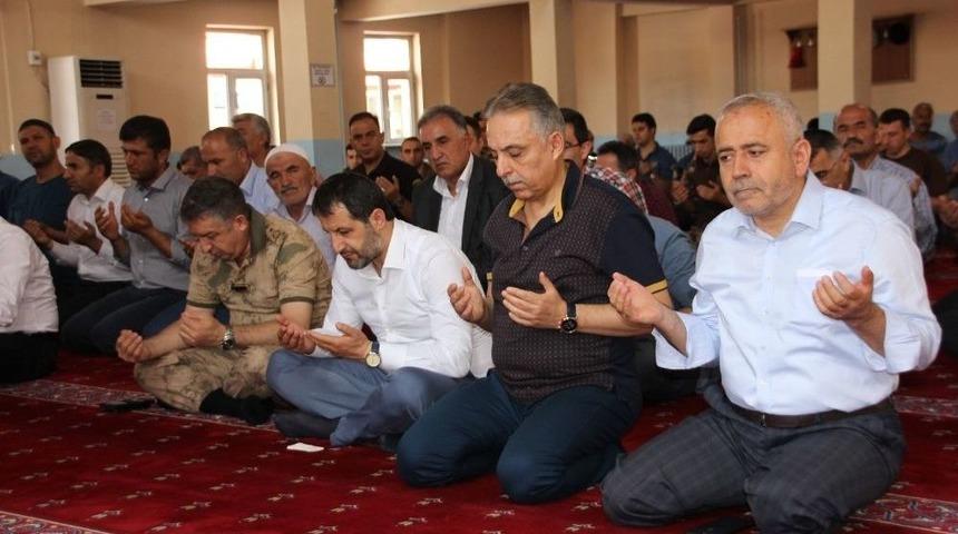 Hakkari&rsquo;de Şehitler İ&ccedil;in Mevlit Okutuldu