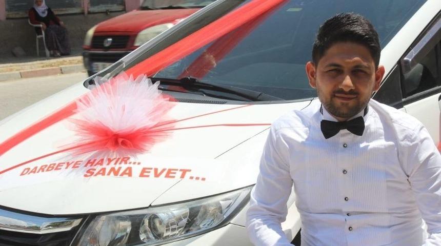 Damattan En Mutlu G&uuml;n&uuml;nde &rsquo;darbeye Hayır, Sana Evet&rsquo; Mesajı